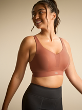 Endurance D-J Underwired Sports Bra - Sienna Rose